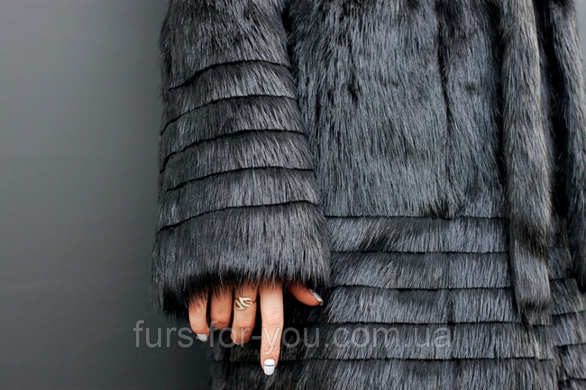 Шуба из нутрии модель халат с декоративной стрижкой