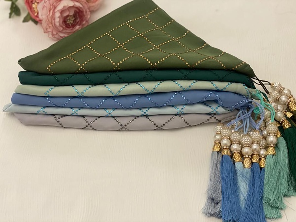 1/1 мягкий атлас платки с кистью 6,4$ 🇹🇷🇹🇷😍😍😍😍