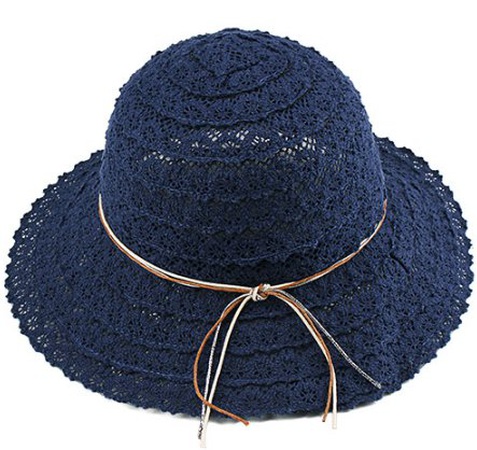 Küçük siperlikli bayan şapka