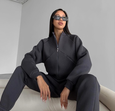 Женский спортивный костюм