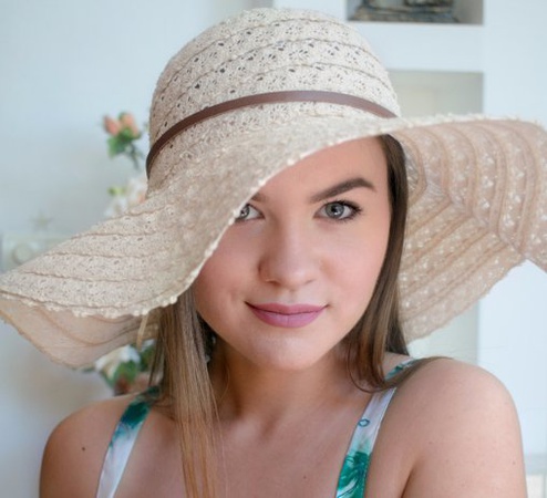 Bayan yaz şapka
