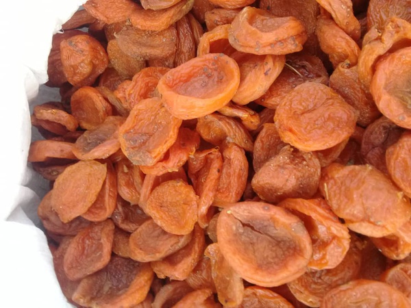 Dried apricot