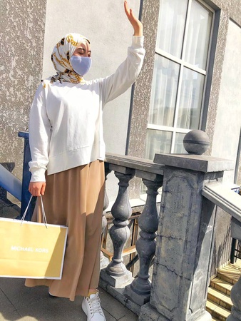 Белая кофточка и юбка