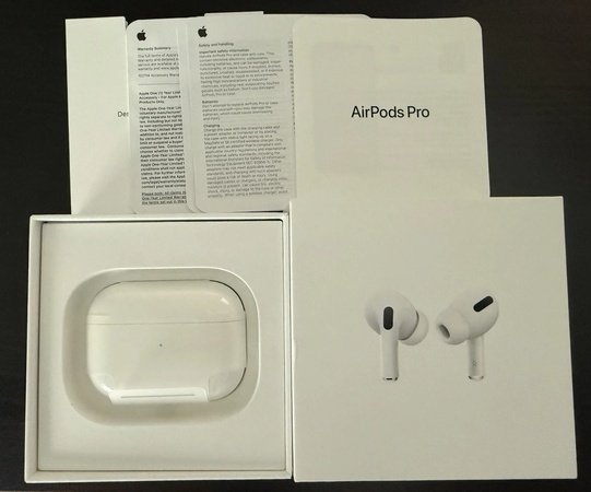 Apple AirPods Pro with MagSafe Wireless Charging Case - White