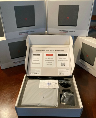 Bobcat Miner 300 Helium Hotspot HNT crypto miner
