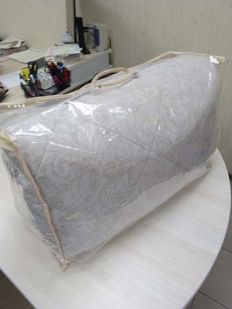 Упаковка (тип чемодан) для одеял , пледов