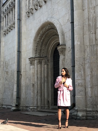 Женское пальто и костюмы