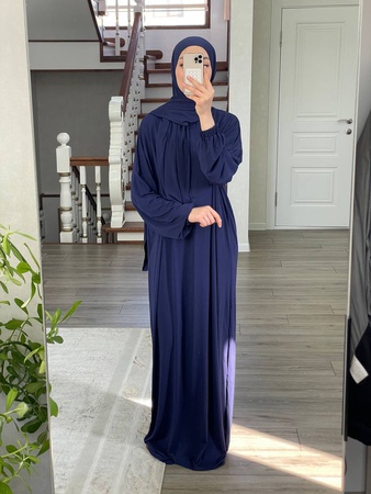 Платье с пришитым шарфом