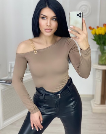 Женская кофточка