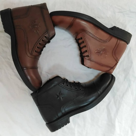 Erkek ayakkabıları satıyorum. Üretim Türkiye.