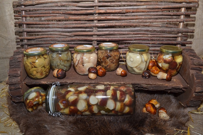 Белые грибы боровики Сибирские в маринаде (ХМАО-ЮГРА)