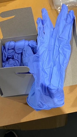 القفازات الطبية النتريل المتاح