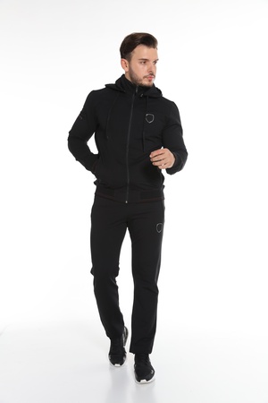 МУЖСКОЙ СПОРТИВНЫЙ КОСТЮМ