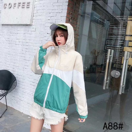 женская ветровка