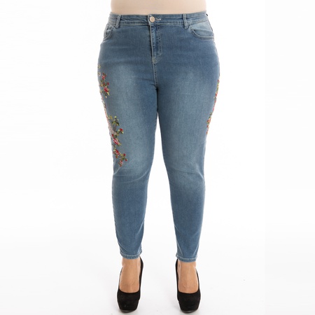 Büyük Beden Nakış Detaylı Kot