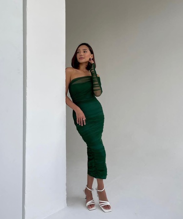 Платье футляр сетка на одно плечо