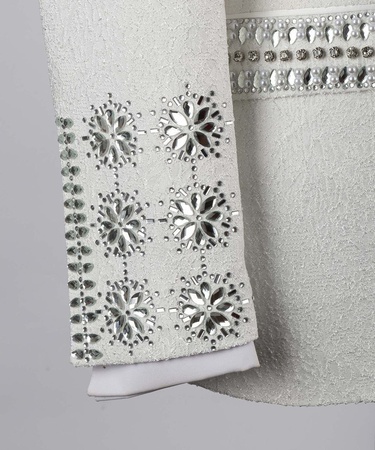 Специально разработанный смокинг с шипами на заказ