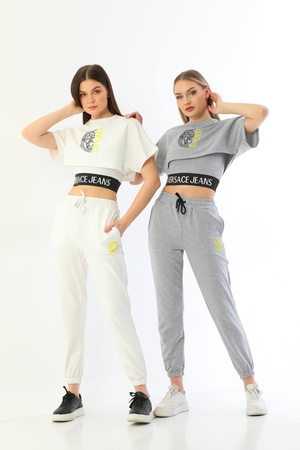 Женская спортивная одежда