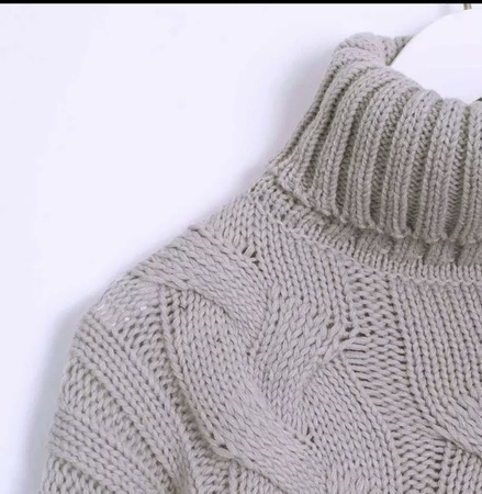 Трикотажные, вязаные кофточки.