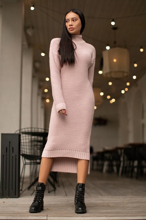 Спортивные костюмы, платья, костюмы, верхняя одежда.