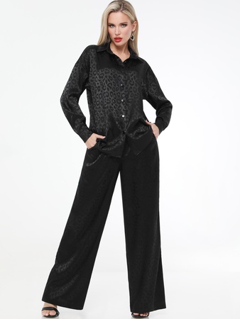 İki parçalı ipek takım elbise