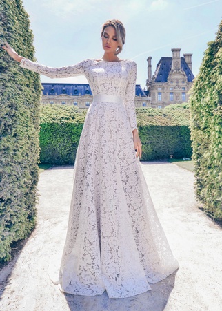 Vivian<br> Sırtı açık Anna RosyBrown ile dantel gelinlik