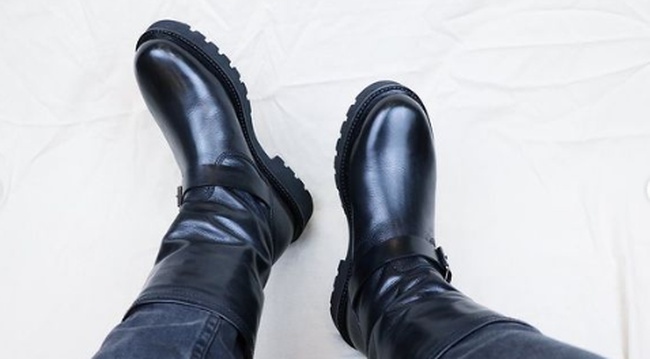 erkekler ve kadınlar için ayakkabılar