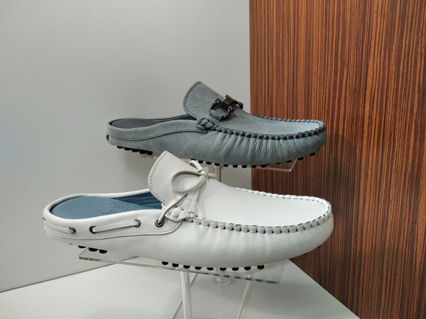 Men's shoes made of genuine leather