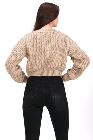 Трикотажный укороченный свитер с круглым вырезом