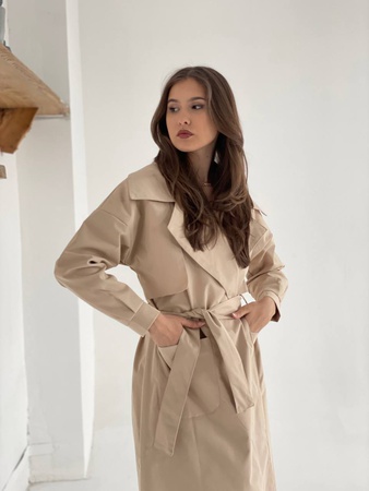 Yağmurluk pamuklu kumaştan yapılmış trençkot