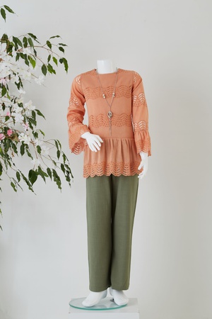 Uzun Kol Bluz / Flamlı Pantolon