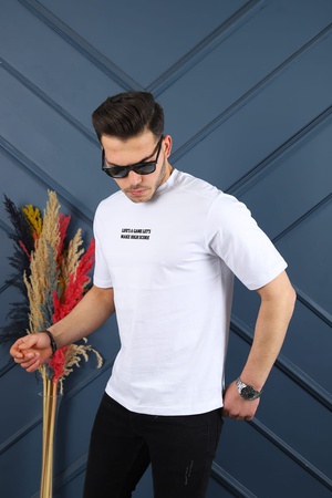 Мужская футболка полу оверсайз