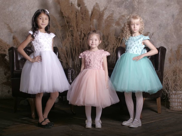 Нарядные платья для девочек