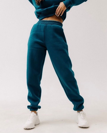 Женский спортивный костюм