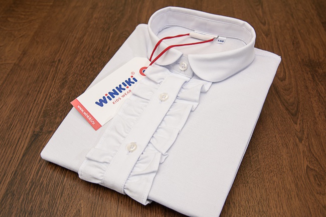 Erkekler ve çocuklar için gömlekler.