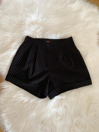 Стильные шорты