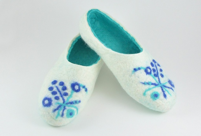 Войлочные тапочки «Гжель»