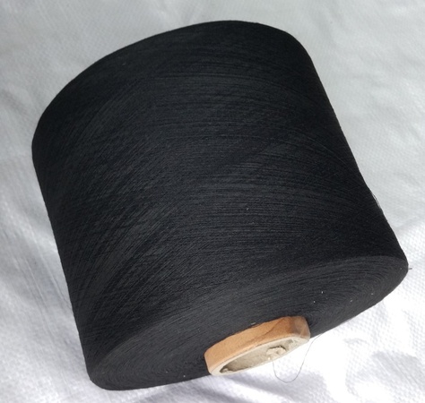 针织纱柔软的棉涤纶混纺纱，手套用黑色纱Ne6s（NM10）