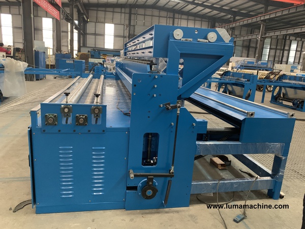 آلة شبكة البناء الملحومة