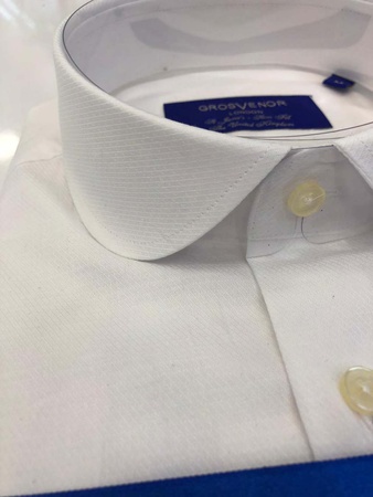 Erkeklerin gömlekleri