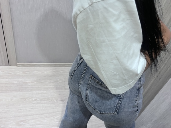 Широкие джинсы