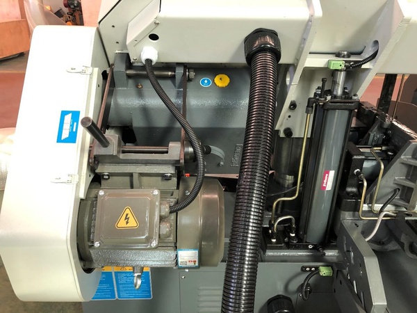 Ленточнопильный станок B-33