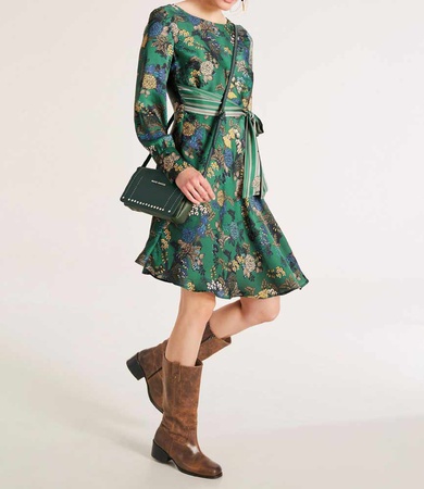 Стоковая одежда и обувь