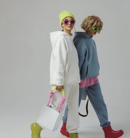 Женские спортивные костюмы