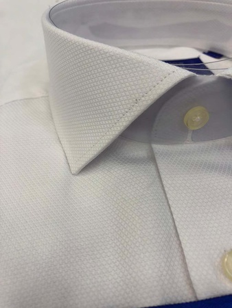 Erkeklerin gömlekleri