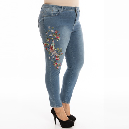 Büyük Beden Nakış Detaylı Kot