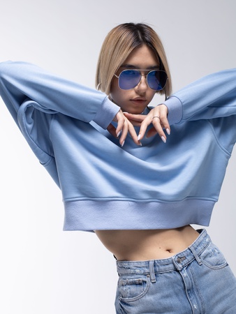 Свитшот женский укороченный из трех нитки