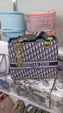 Kadın çantaları. Toptan.