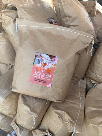 Wholemeal flour of medium grind, without bleaching and without chemical additives