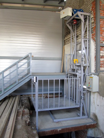 Одномачтовый подъемник изготовление